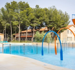 Piscine des Dauphins à Saint Cyr sur Mer