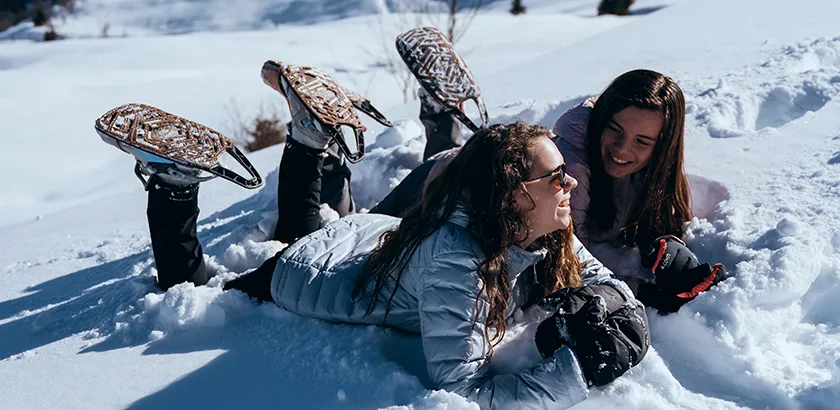 Raquettes à neige et pistes piétonnes